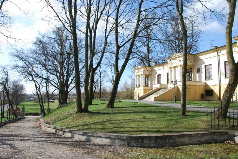 Palac W Malkowie * Warta